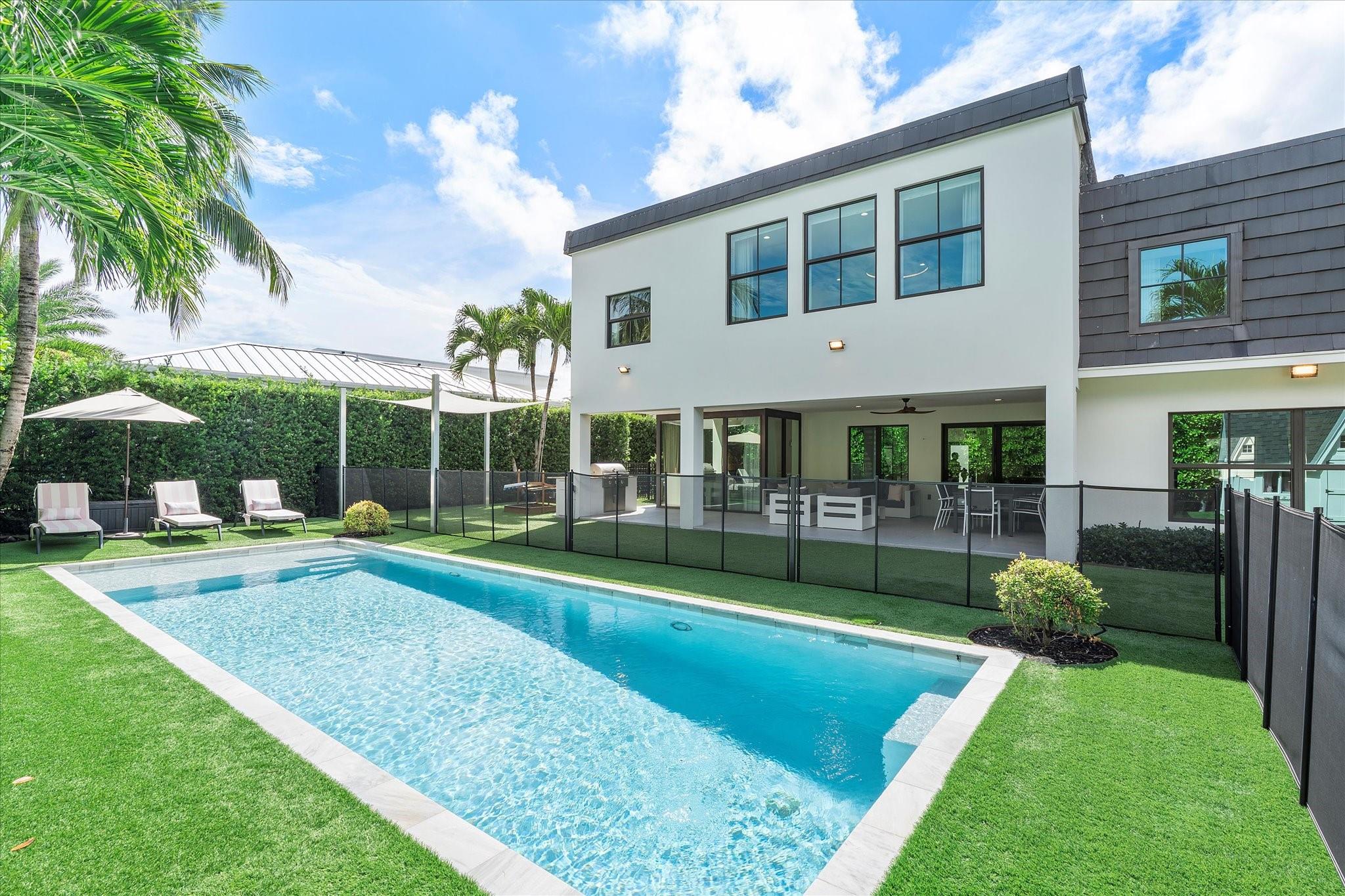 9 Tahoe Ln Sea Ranch Lakes, FL 33308