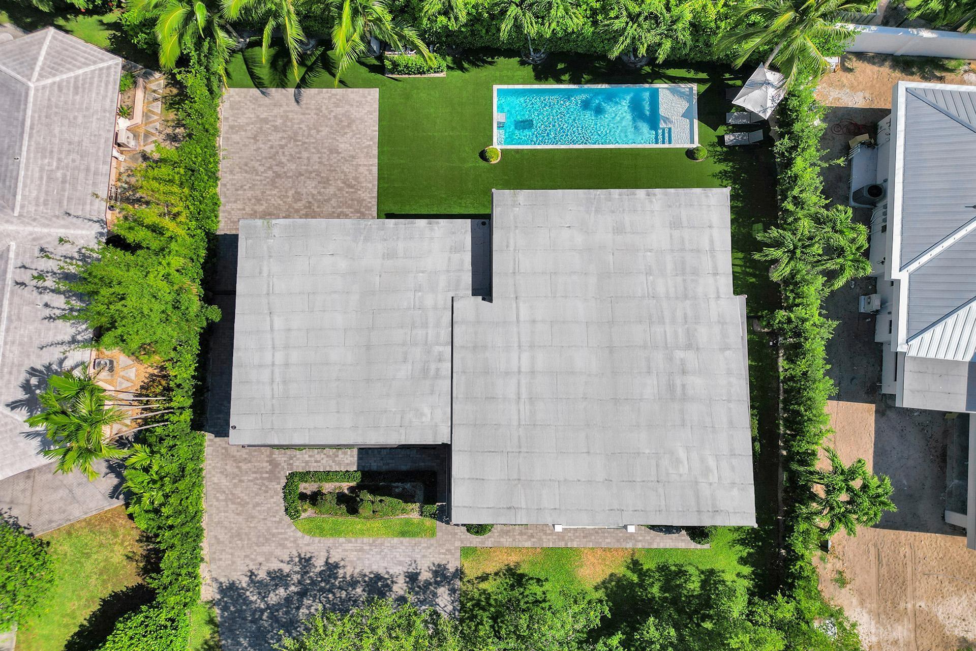 9 Tahoe Ln Sea Ranch Lakes, FL 33308