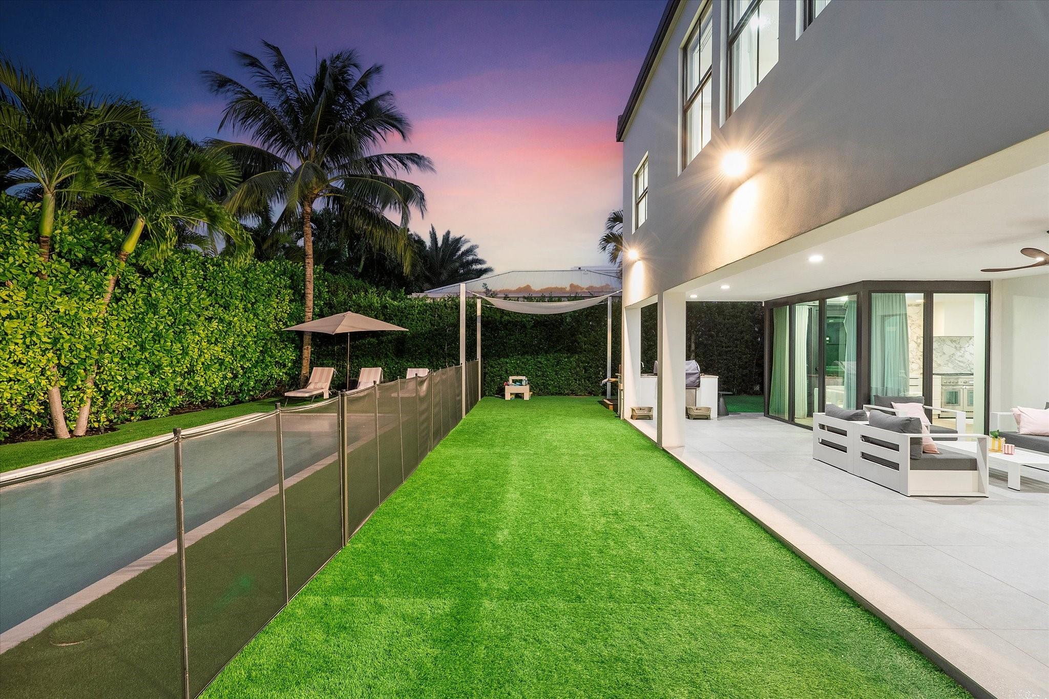 9 Tahoe Ln Sea Ranch Lakes, FL 33308