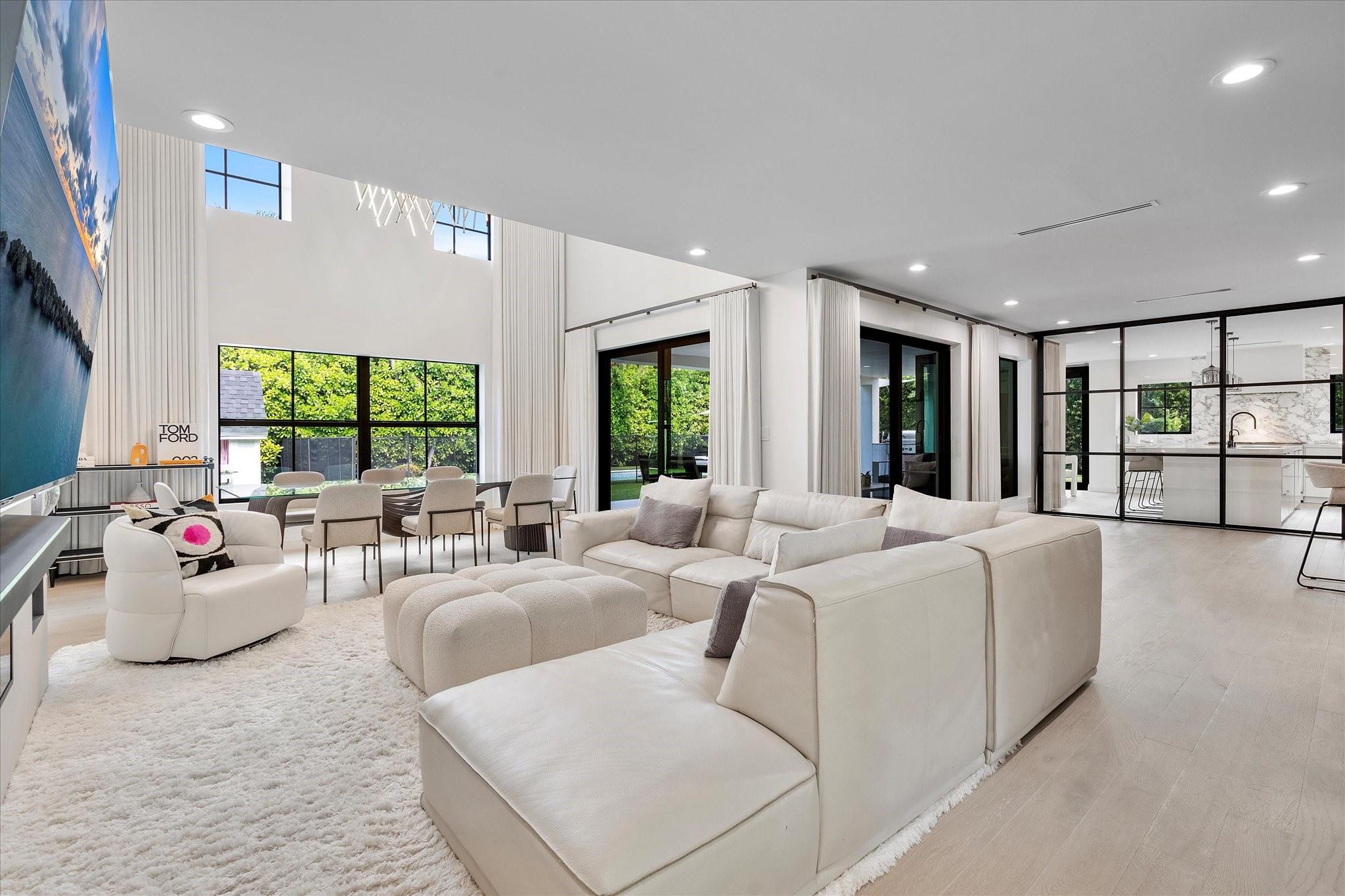 9 Tahoe Ln Sea Ranch Lakes, FL 33308