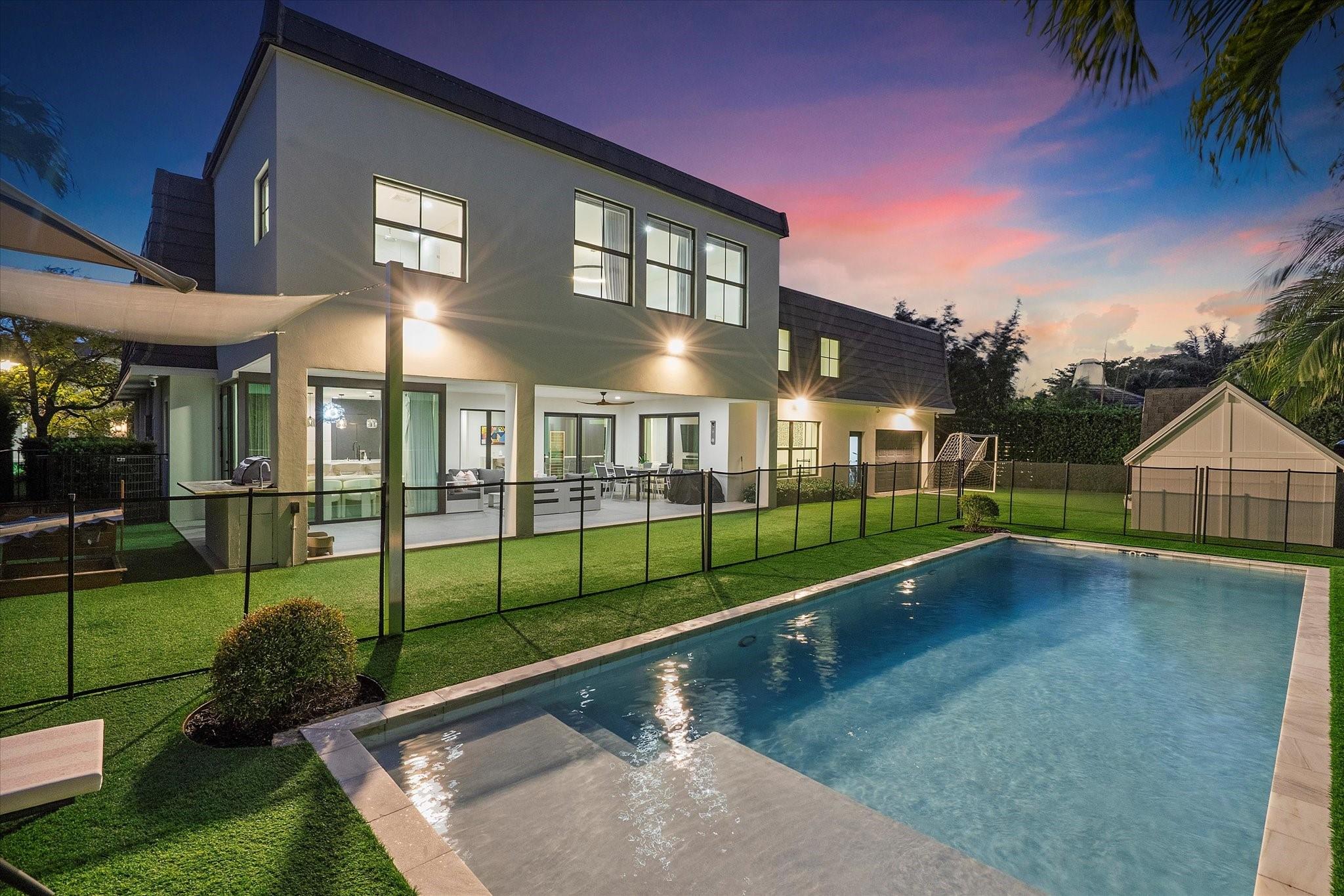 9 Tahoe Ln Sea Ranch Lakes, FL 33308