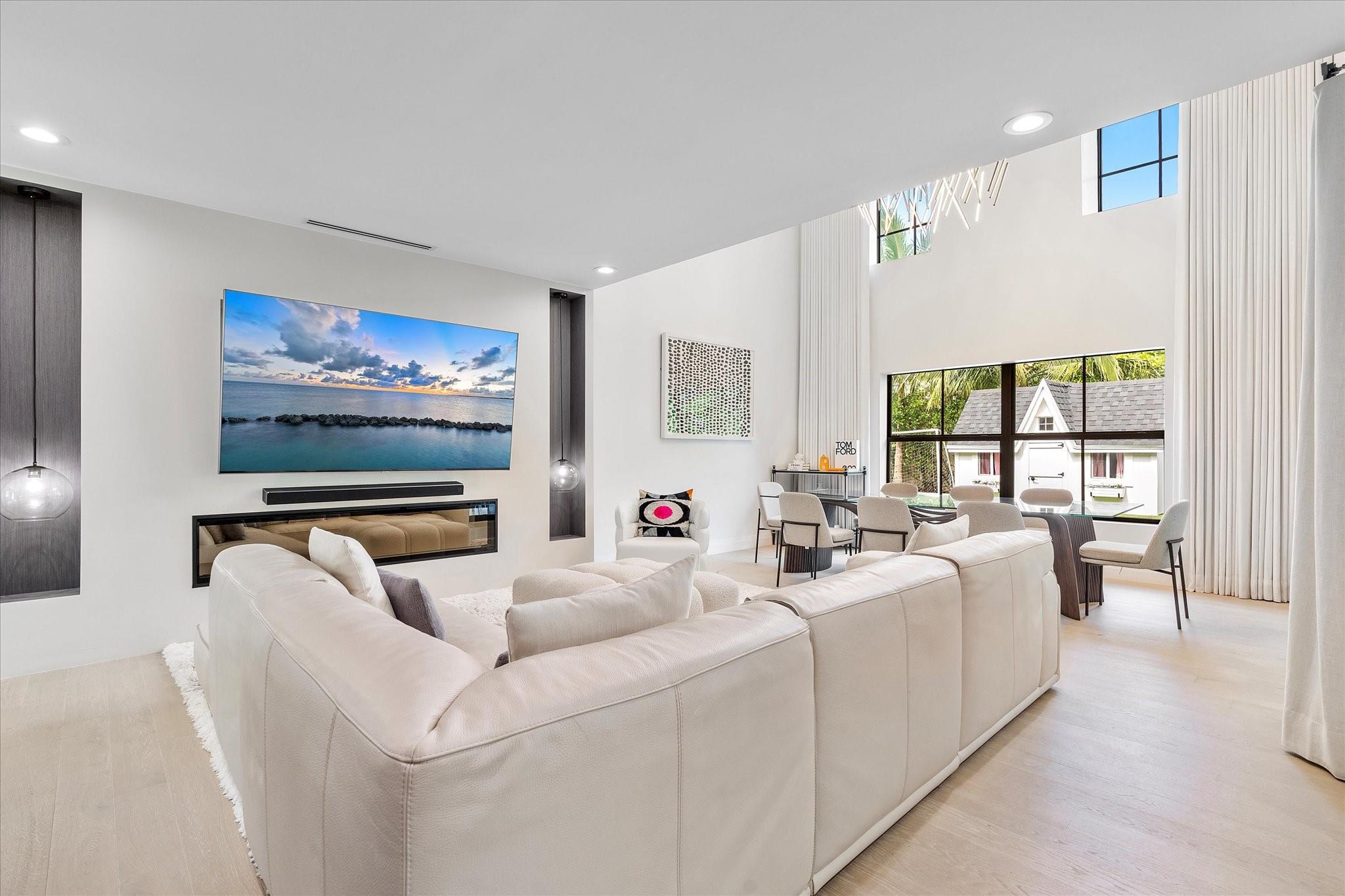 9 Tahoe Ln Sea Ranch Lakes, FL 33308