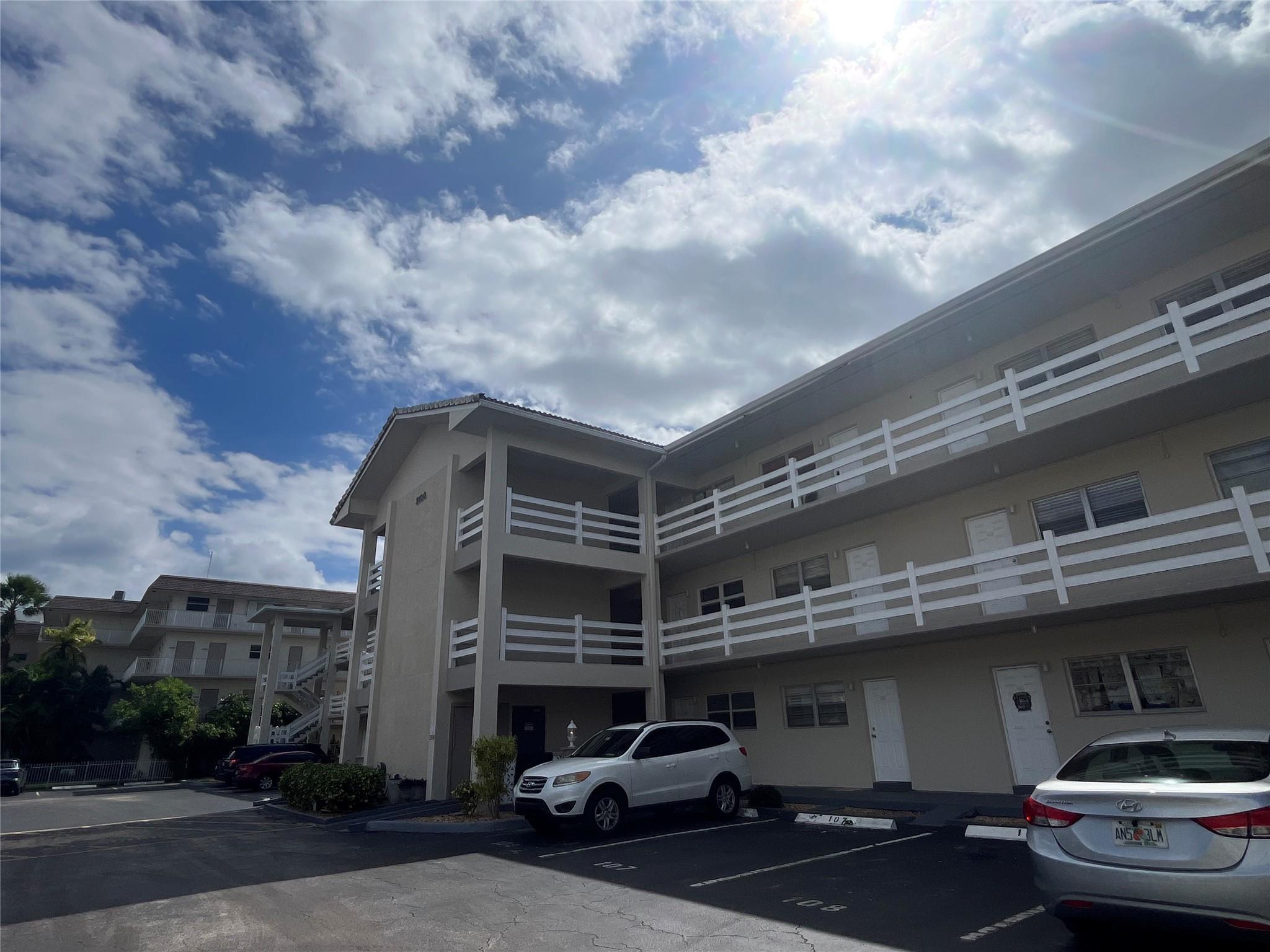 2100 Diana Dr #206