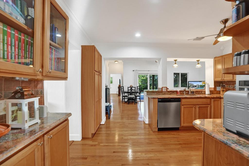 408 NE 9th Ave Fort Lauderdale, FL 33301