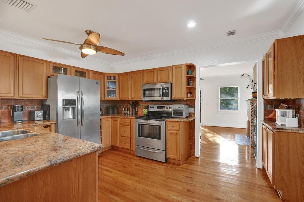 408 NE 9th Ave Fort Lauderdale, FL 33301