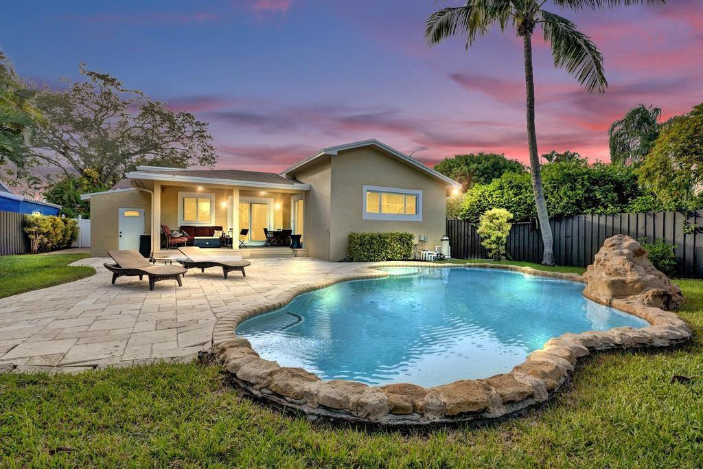 408 NE 9th Ave Fort Lauderdale, FL 33301