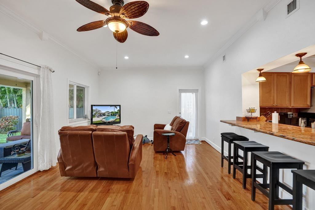 408 NE 9th Ave Fort Lauderdale, FL 33301