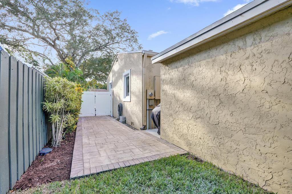 408 NE 9th Ave Fort Lauderdale, FL 33301