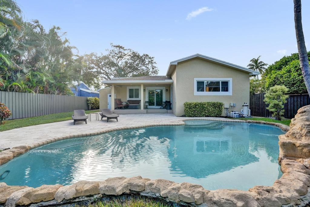 408 NE 9th Ave Fort Lauderdale, FL 33301