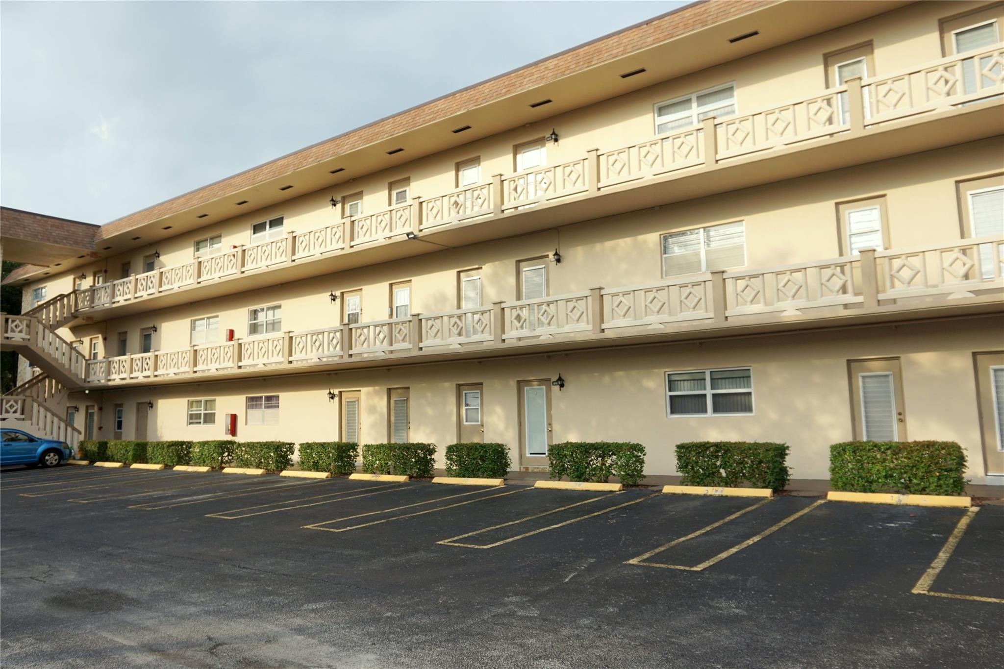 3400 NW 48th Ave #502