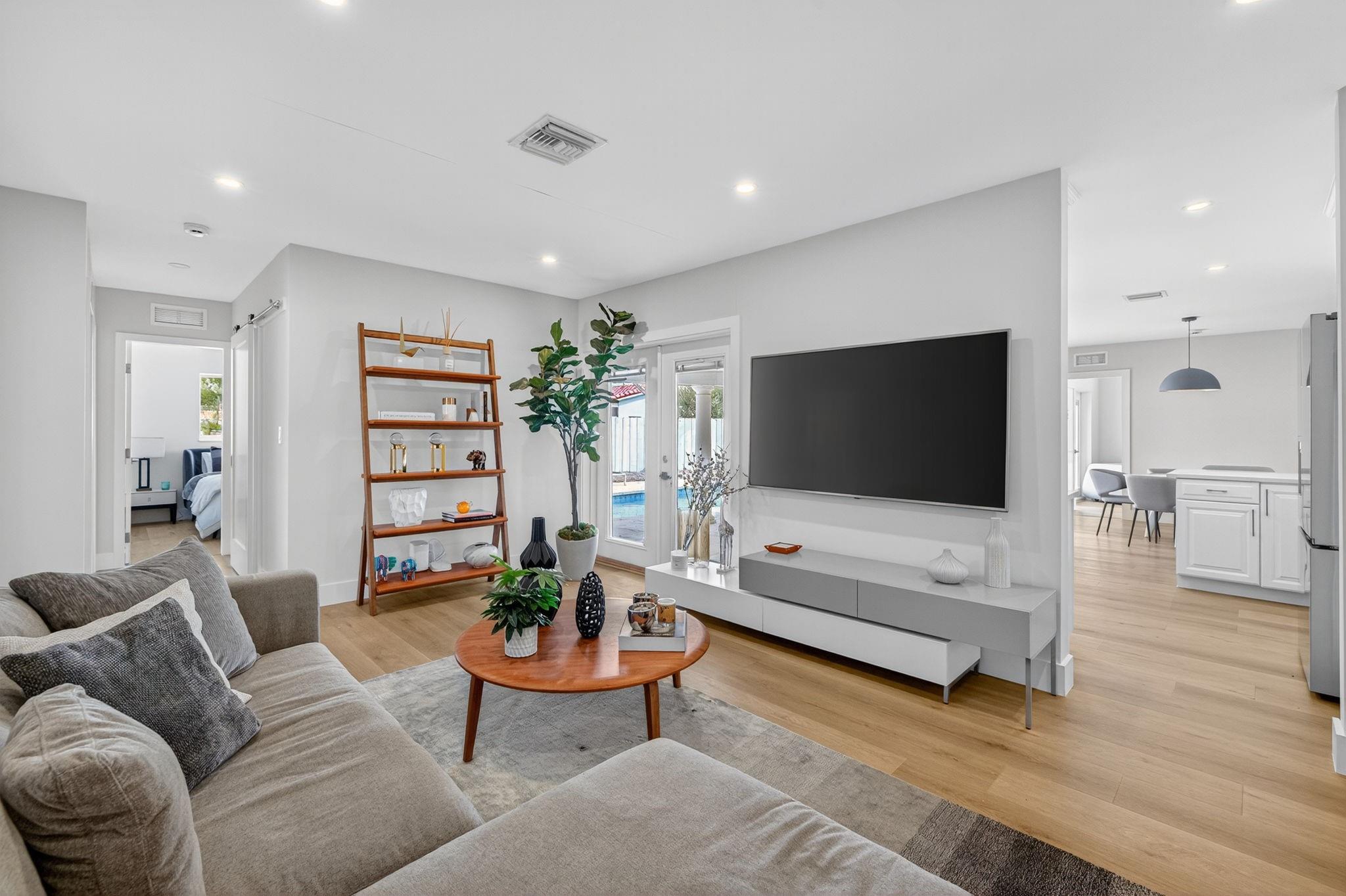 5950 NE 28th Ave Fort Lauderdale, FL 33308