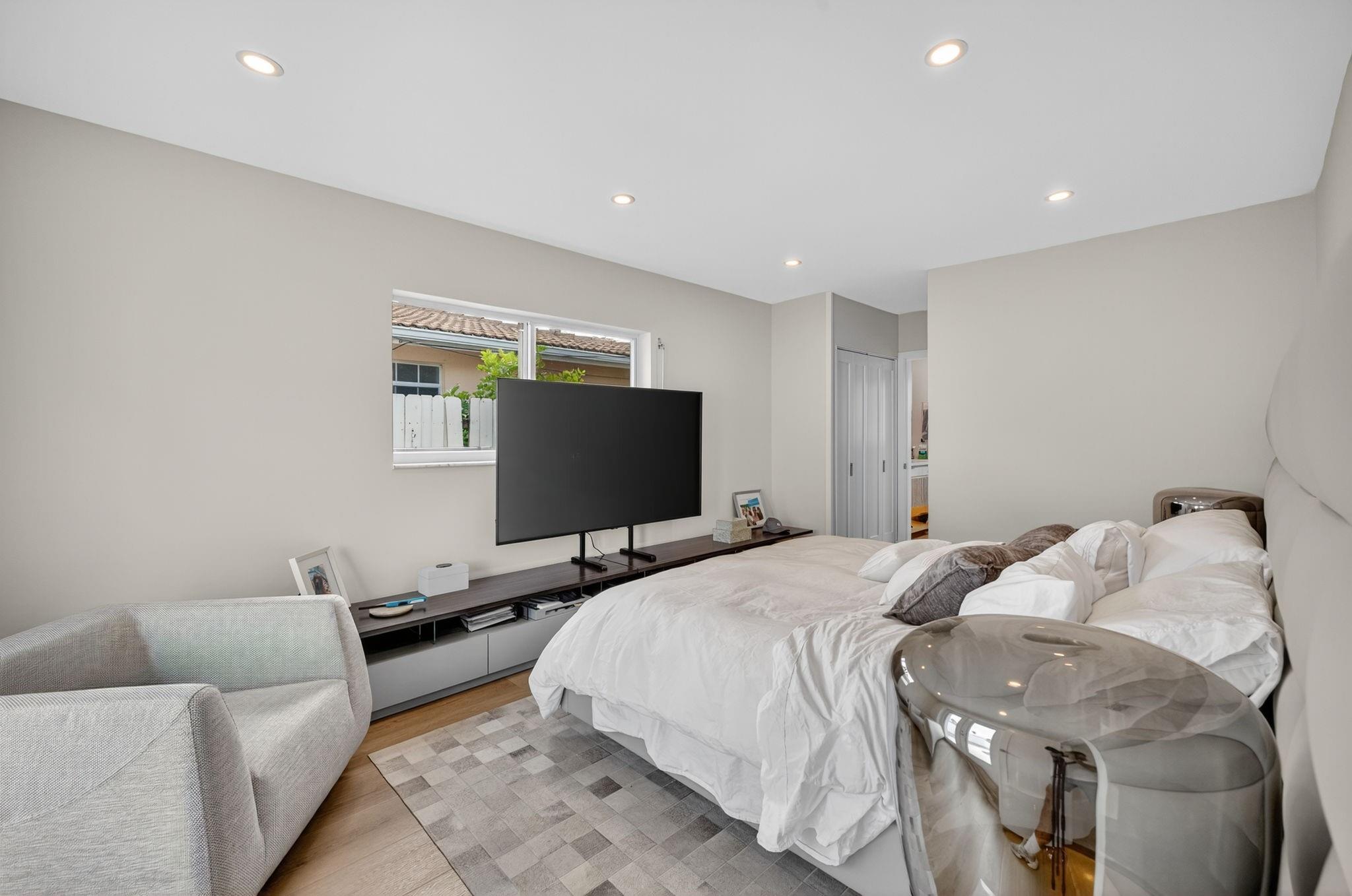 5950 NE 28th Ave Fort Lauderdale, FL 33308