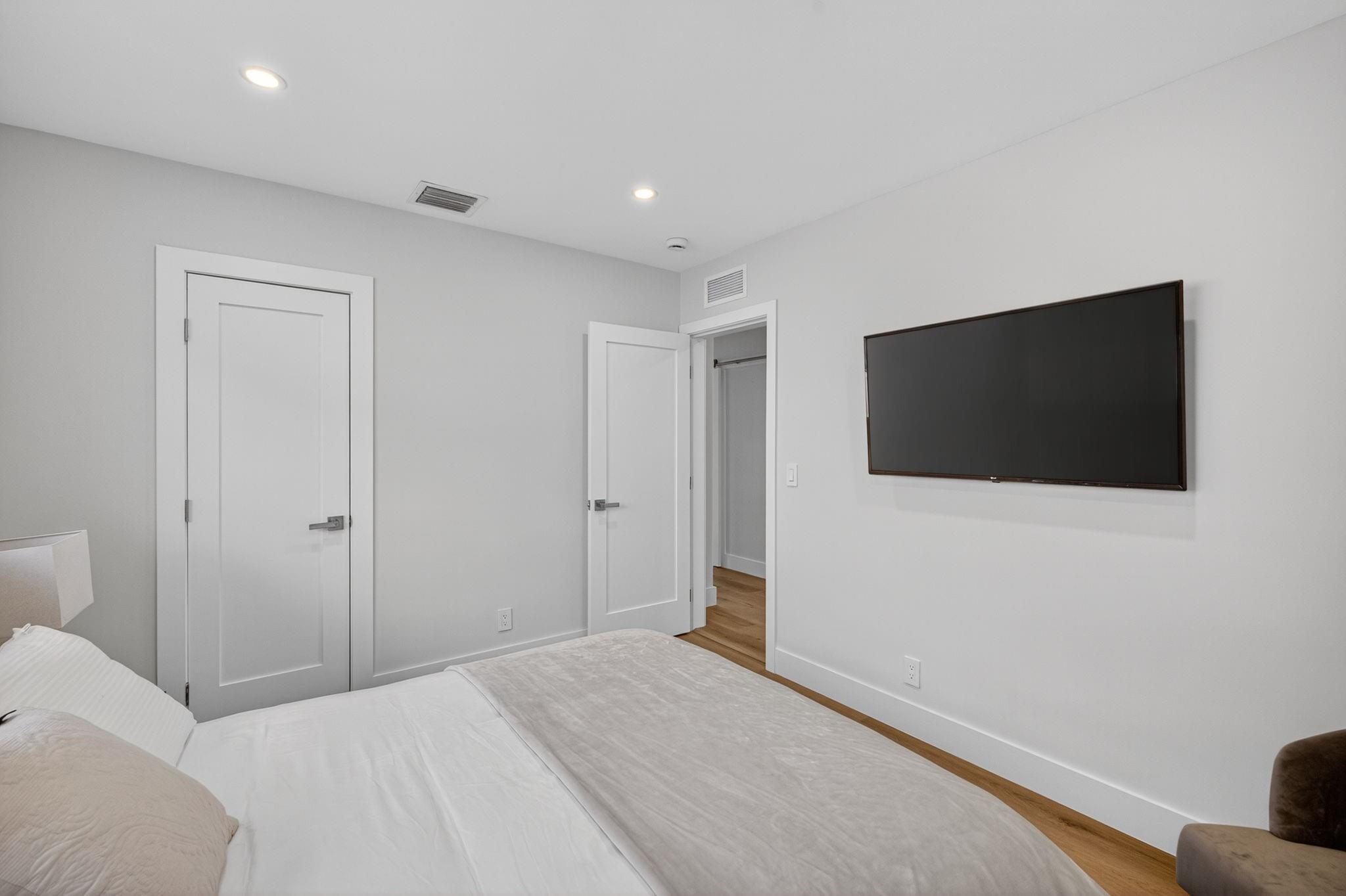 5950 NE 28th Ave Fort Lauderdale, FL 33308