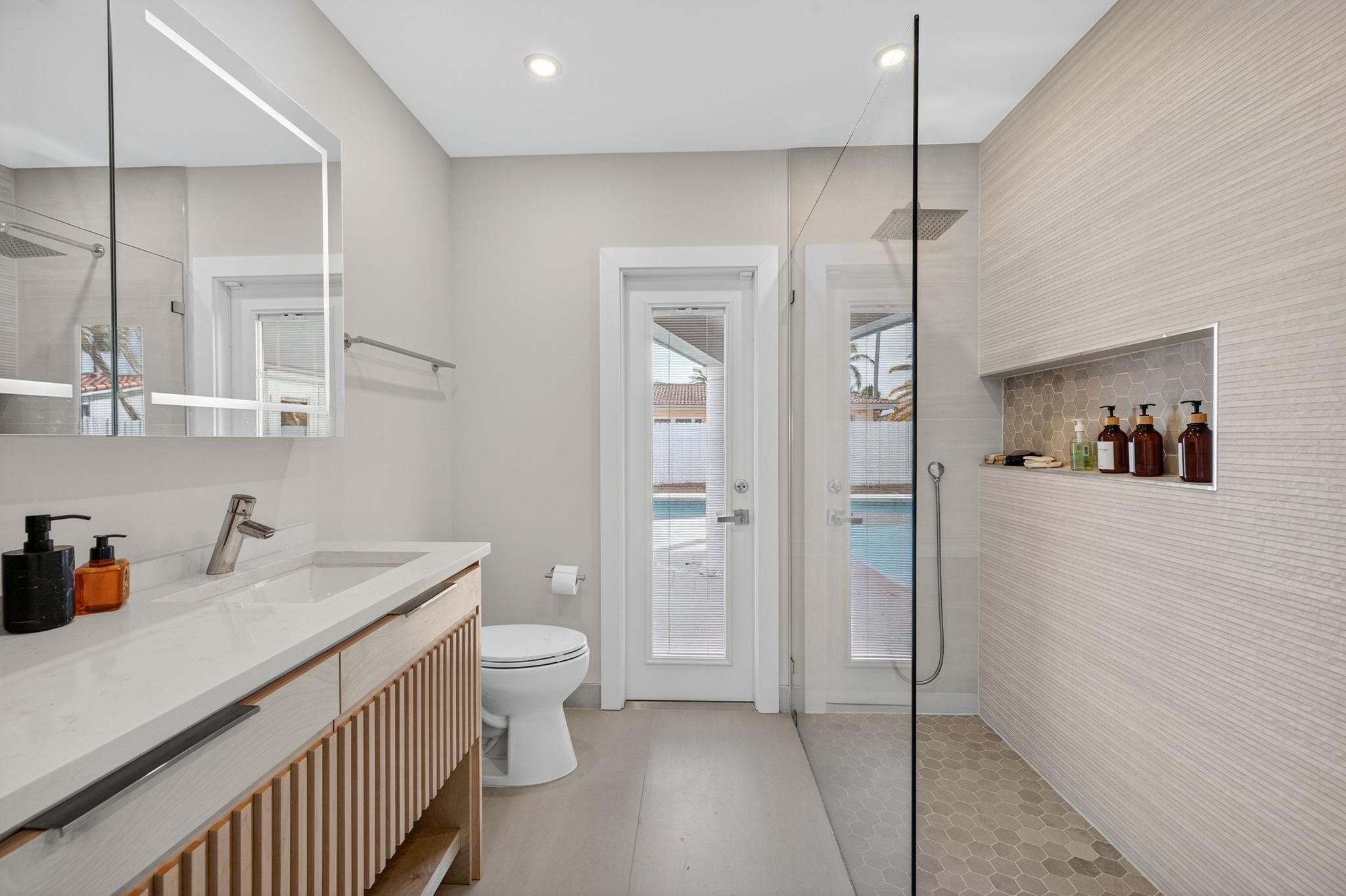 5950 NE 28th Ave Fort Lauderdale, FL 33308