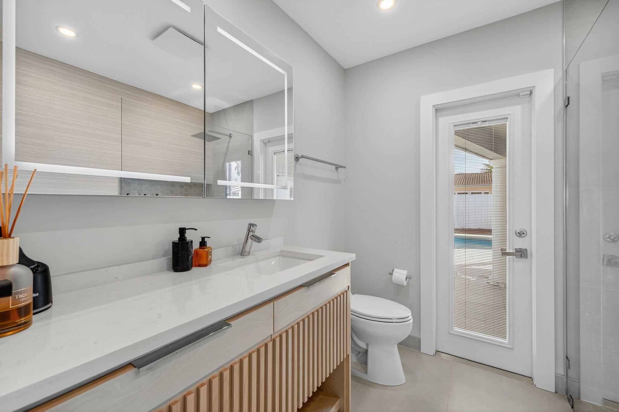 5950 NE 28th Ave Fort Lauderdale, FL 33308