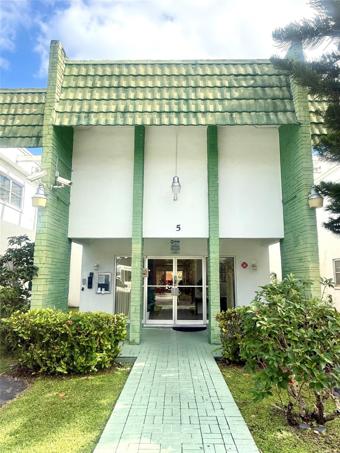 4821 NW 22nd Ct #211