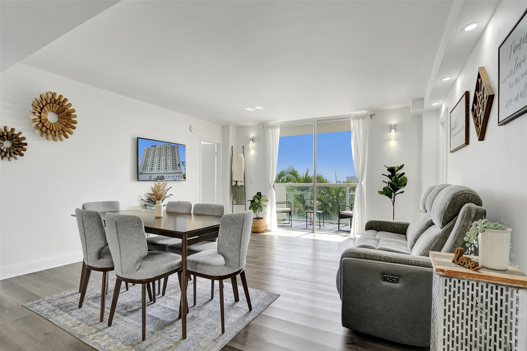 13499 Biscayne Blvd #610