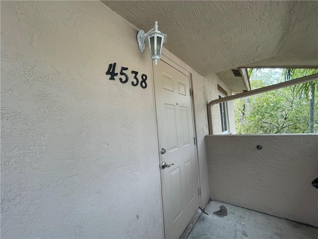 4538 Oak Ter Dr Greenacres, FL 33463