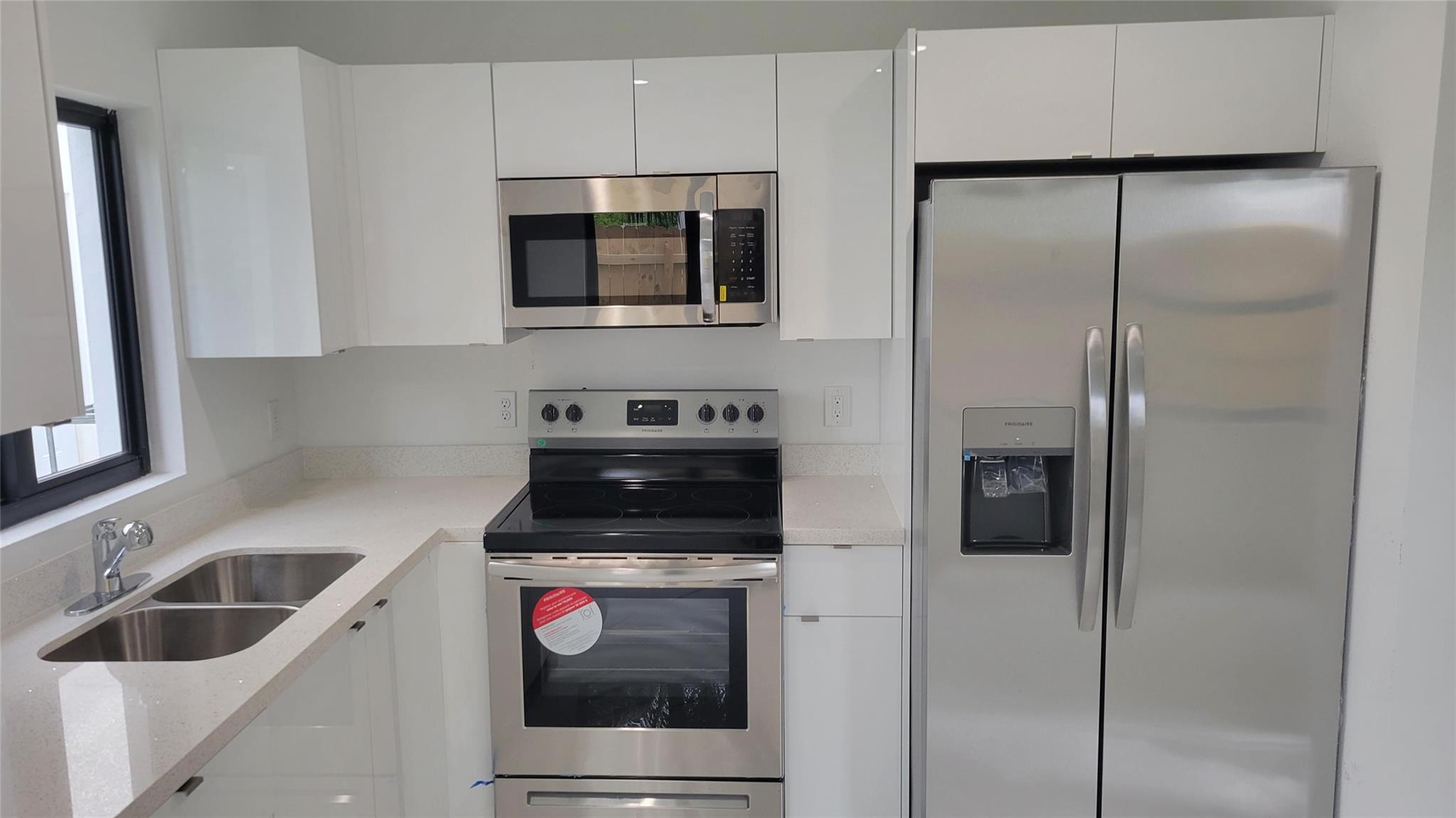 1836 NW 70th St Miami, FL 33147