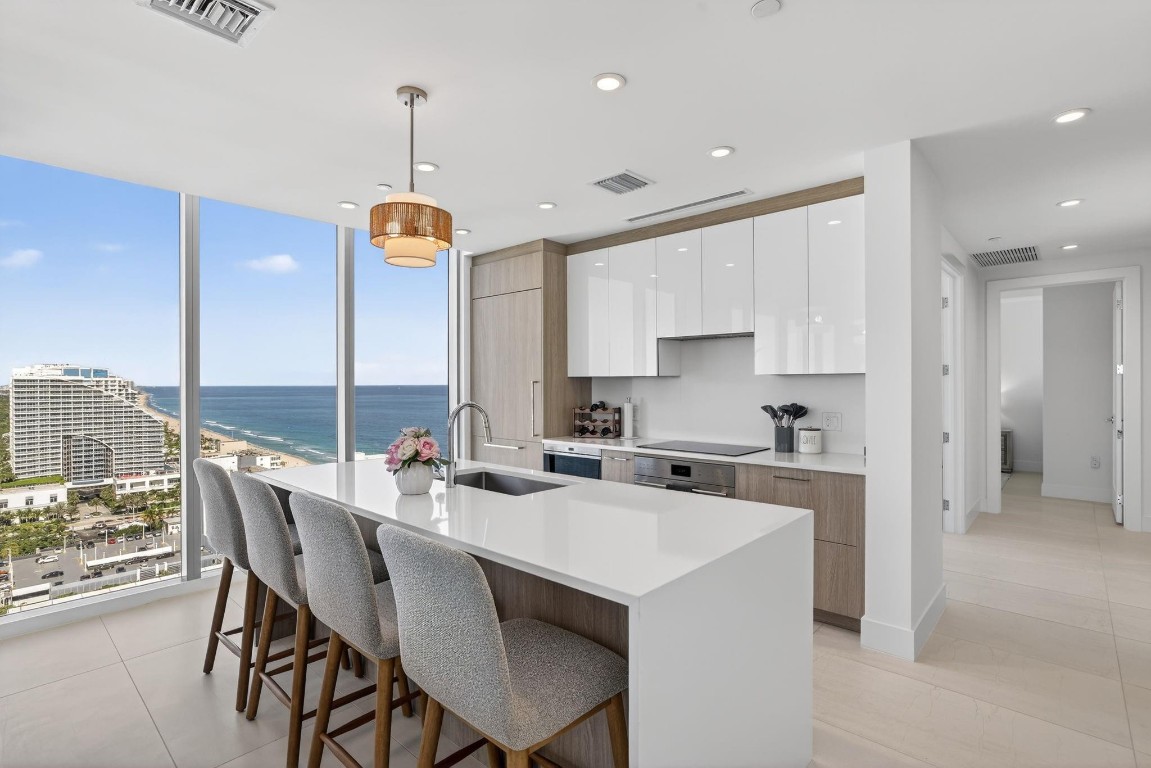 151 N Seabreeze #2103-E Fort Lauderdale, FL 33304