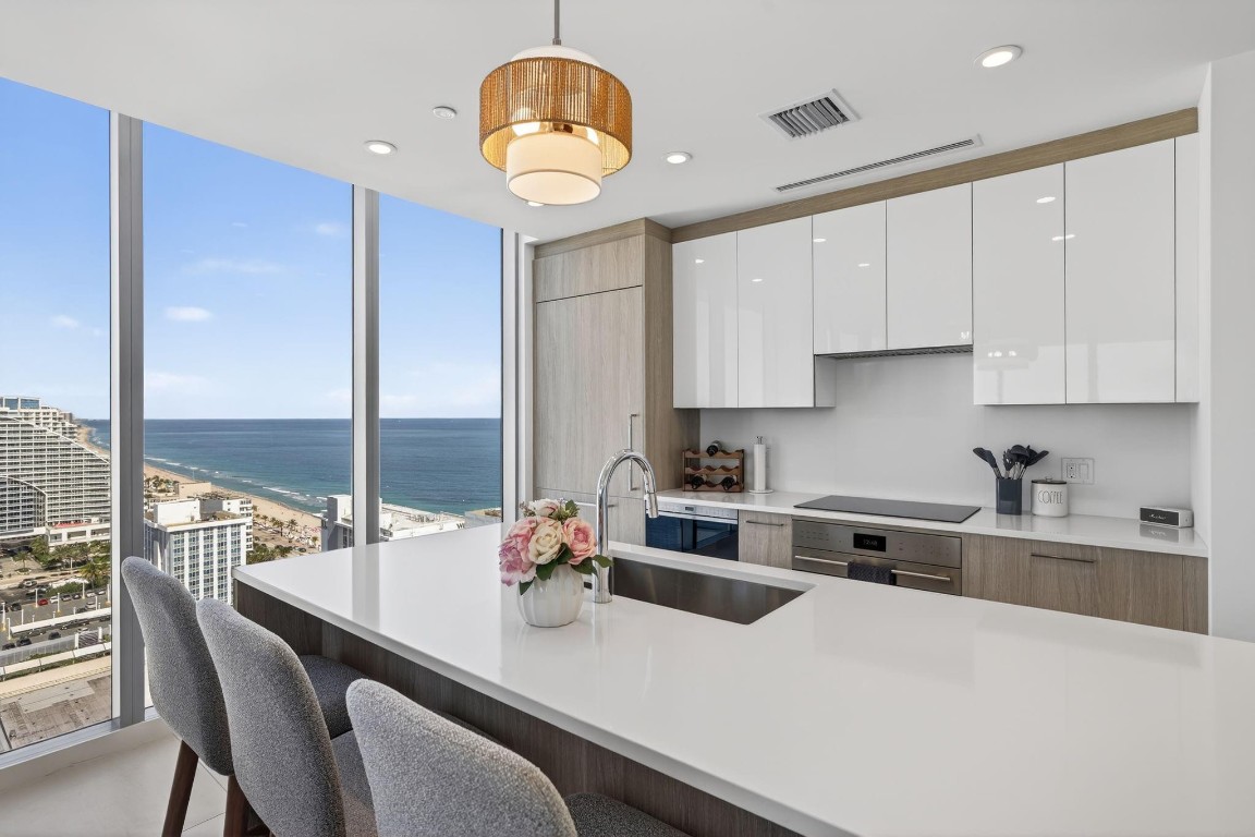 151 N Seabreeze #2103-E Fort Lauderdale, FL 33304