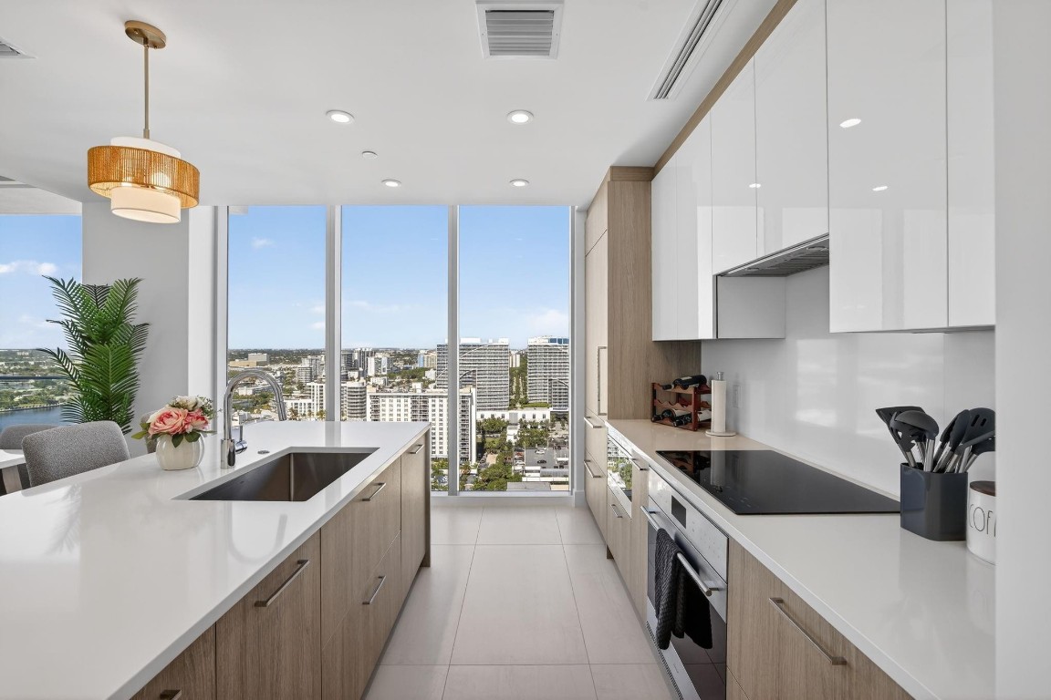 151 N Seabreeze #2103-E Fort Lauderdale, FL 33304