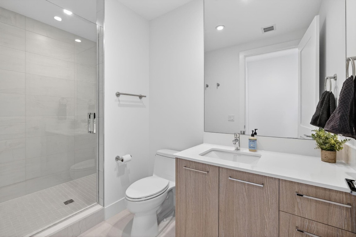 151 N Seabreeze #2103-E Fort Lauderdale, FL 33304