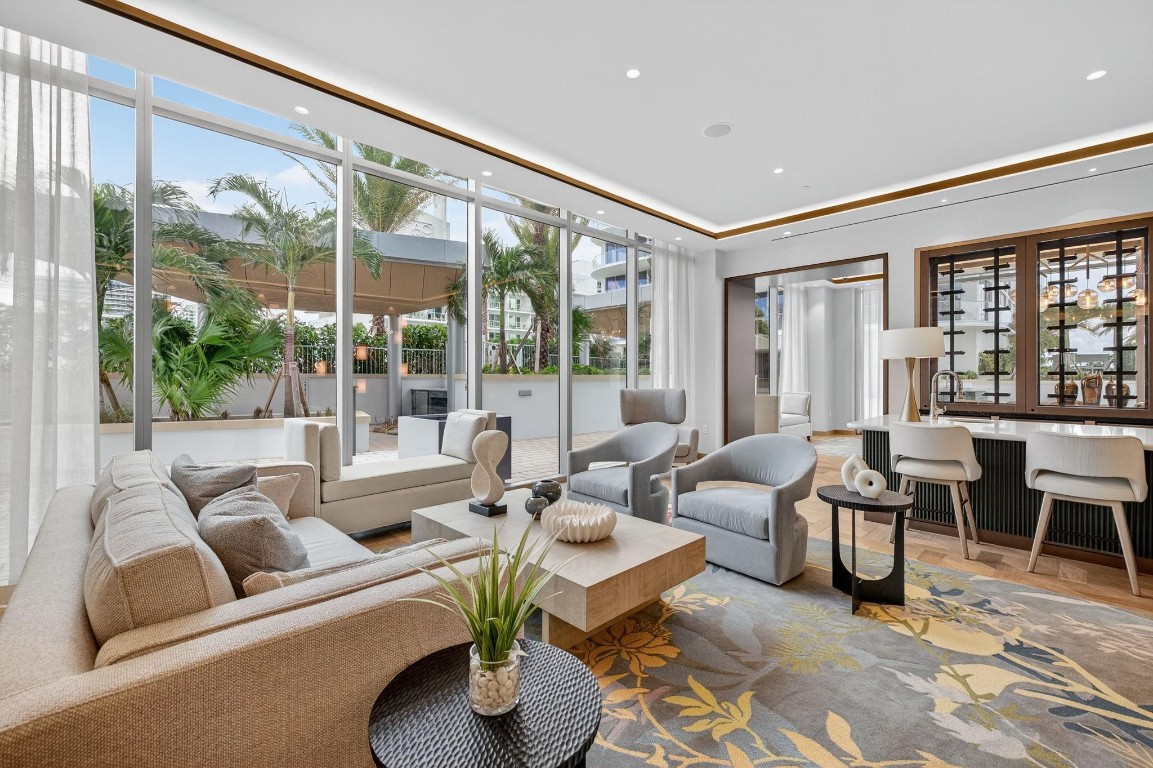 151 N Seabreeze #2103-E Fort Lauderdale, FL 33304