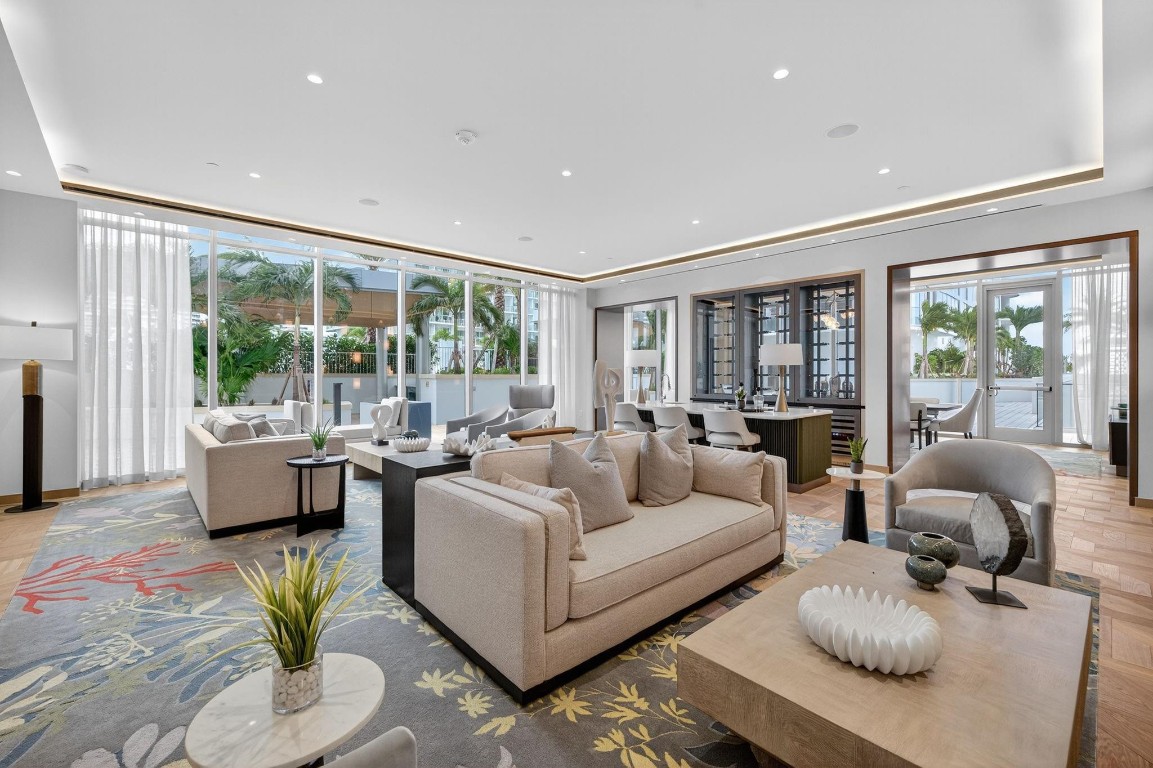 151 N Seabreeze #2103-E Fort Lauderdale, FL 33304