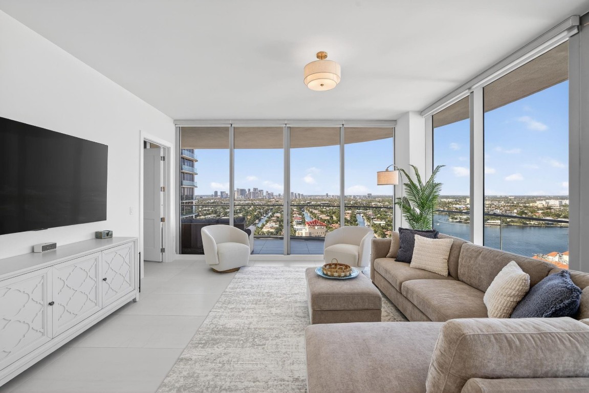 151 N Seabreeze #2103-E Fort Lauderdale, FL 33304