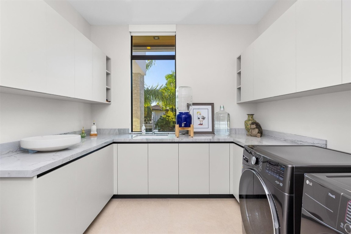 100 Royal Palm Dr Fort Lauderdale, FL 33301