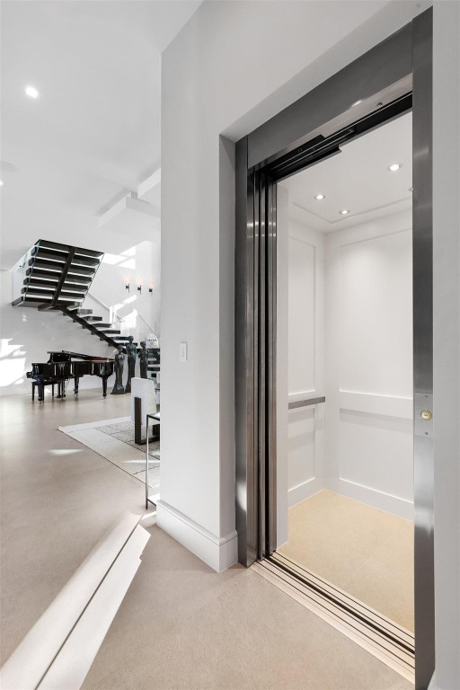 100 Royal Palm Dr Fort Lauderdale, FL 33301