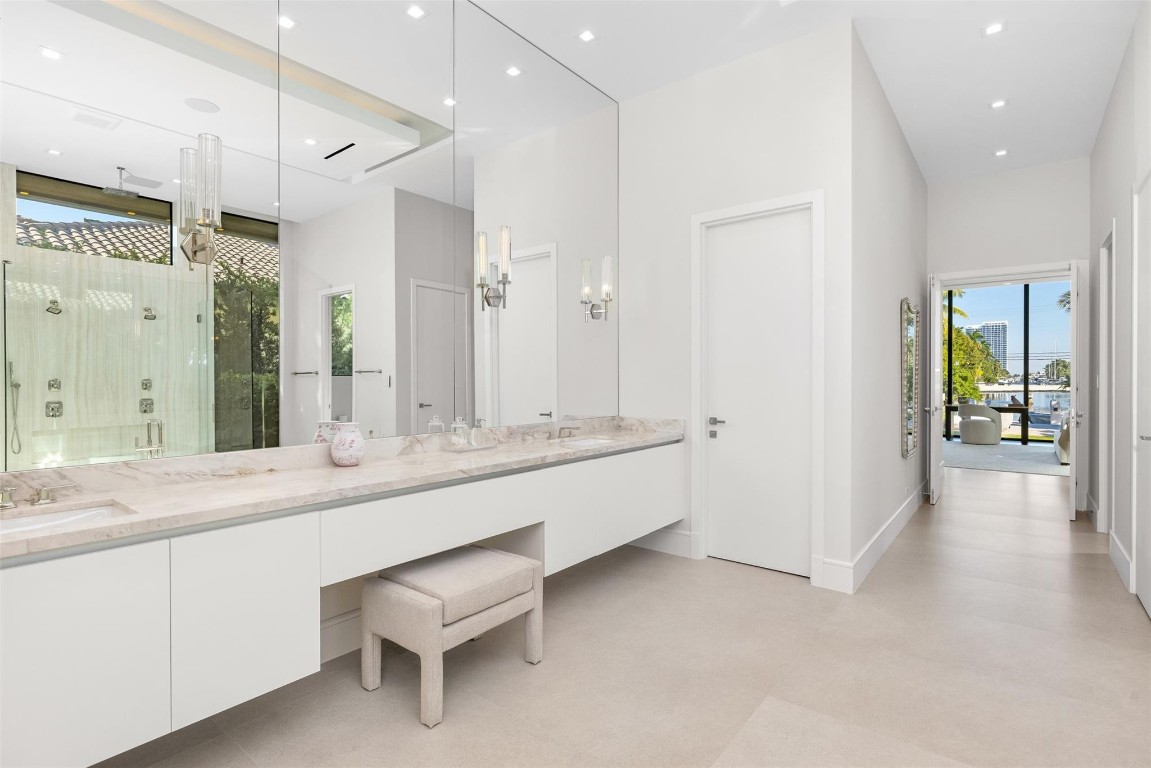 100 Royal Palm Dr Fort Lauderdale, FL 33301