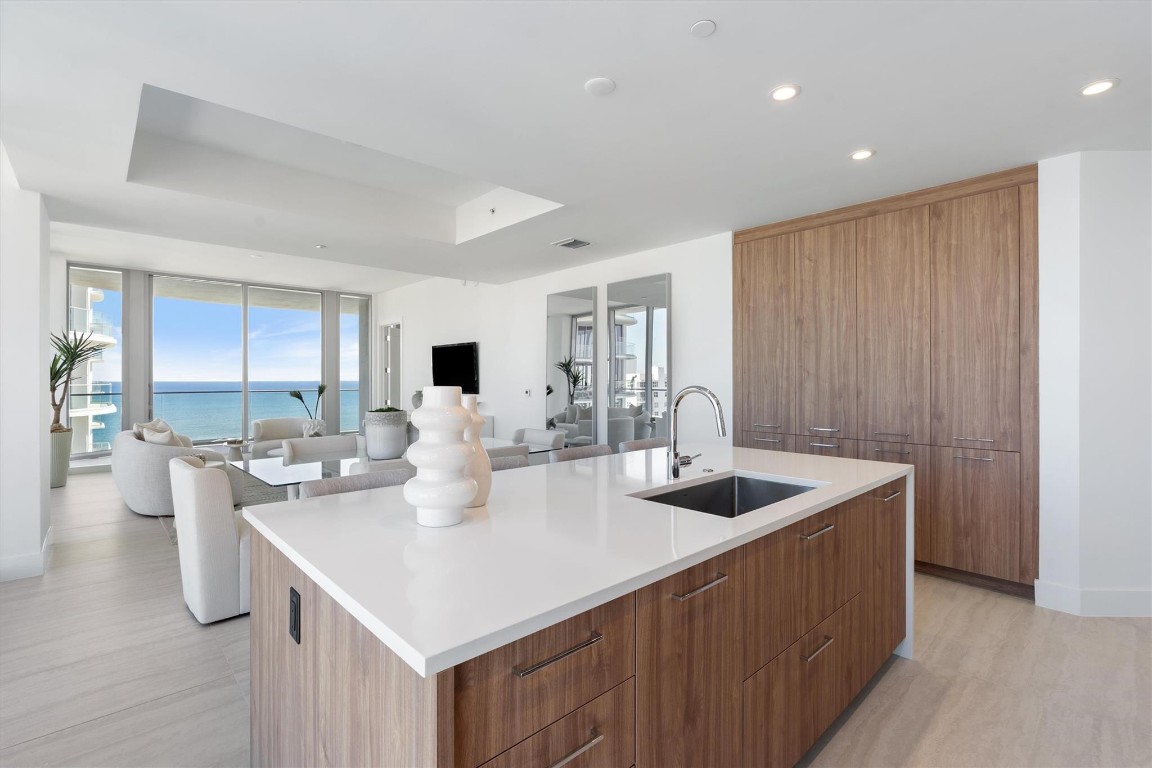 153 N Seabreeze #1405-S Fort Lauderdale, FL 33304