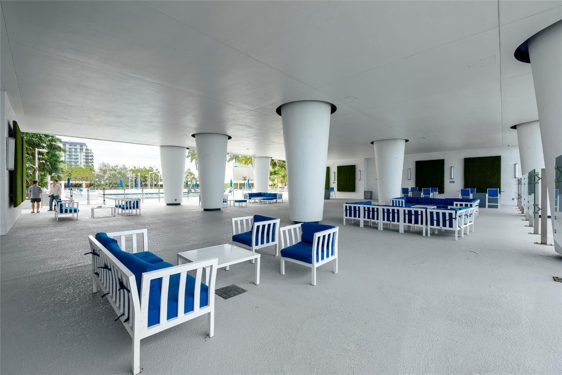 1800 N Bayshore #2402 Miami, FL 33132