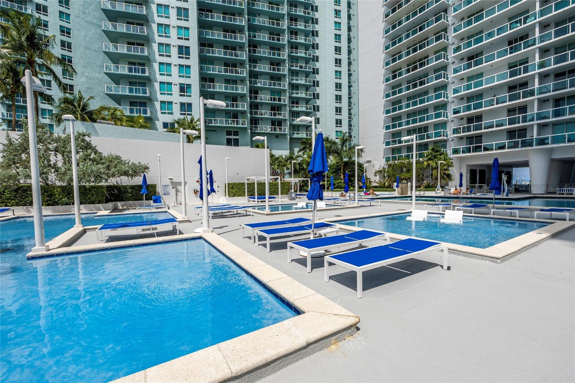 1800 N Bayshore #2402 Miami, FL 33132