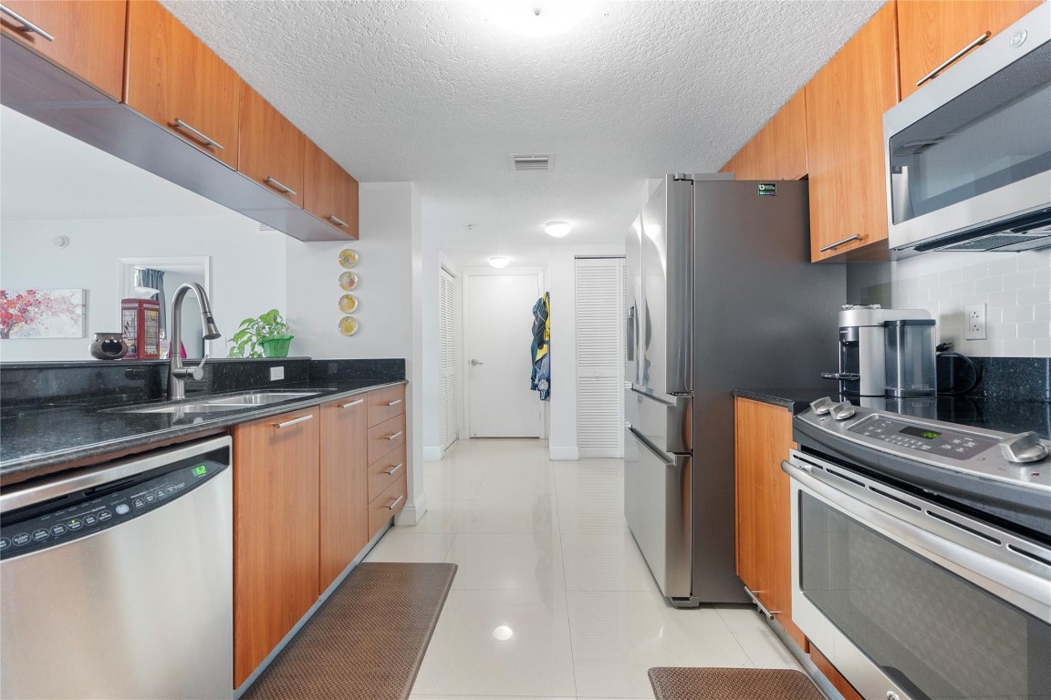 1800 N Bayshore #2402 Miami, FL 33132