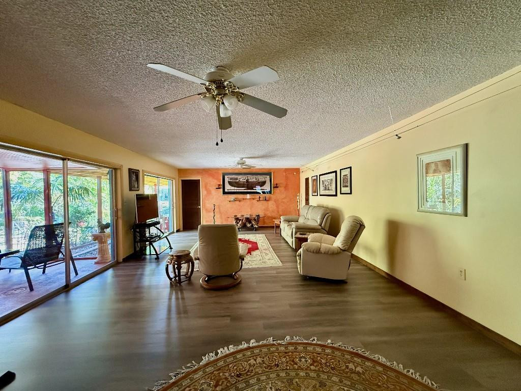 2048 SW 28th Fort Lauderdale, FL 33312