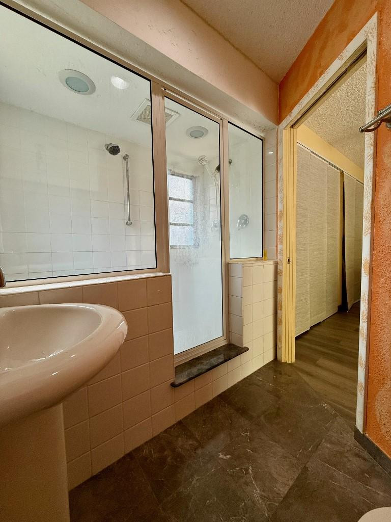 2048 SW 28th Fort Lauderdale, FL 33312