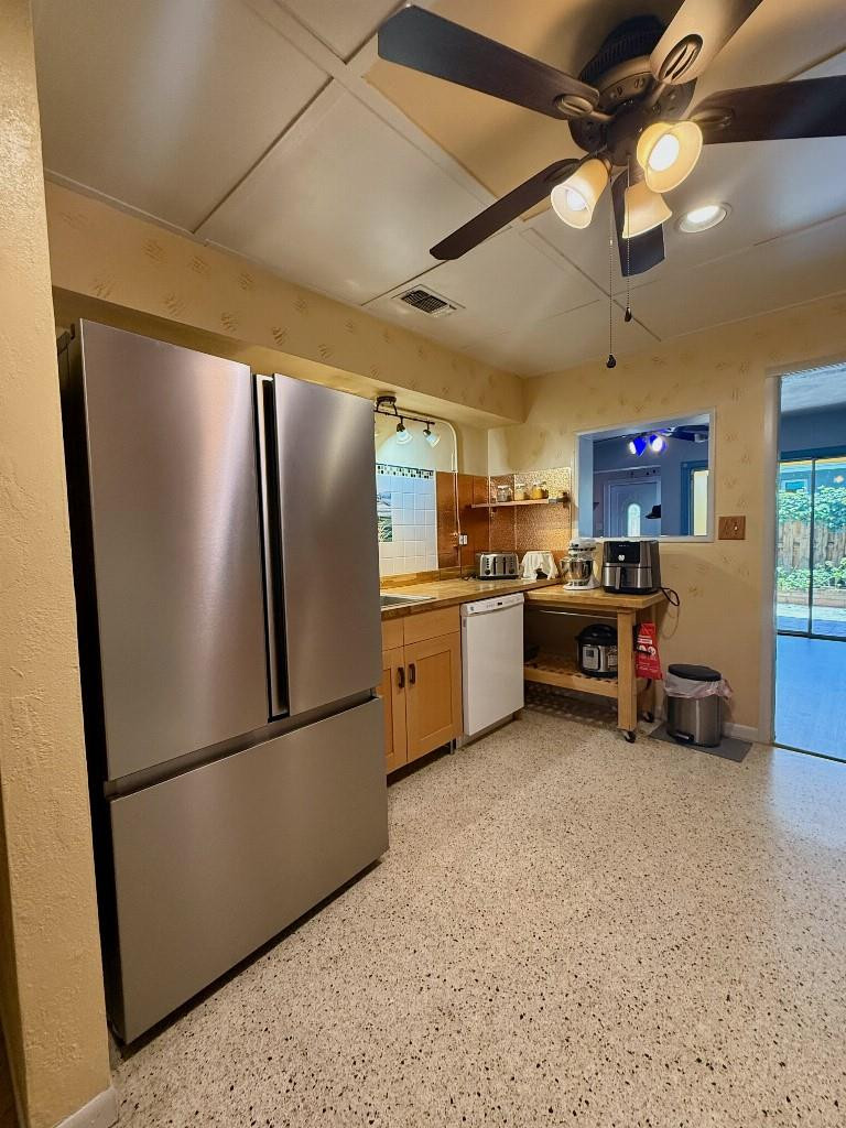 2048 SW 28th Fort Lauderdale, FL 33312