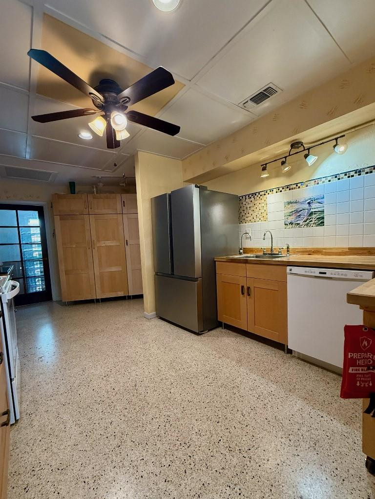 2048 SW 28th Fort Lauderdale, FL 33312