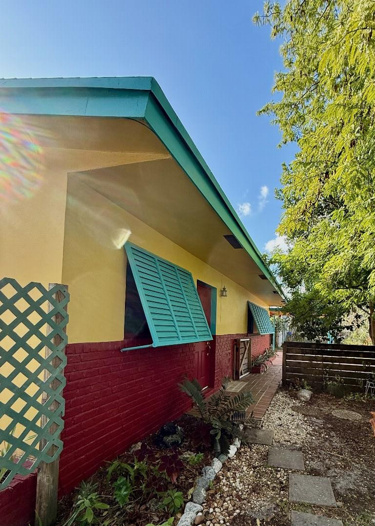 2048 SW 28th Fort Lauderdale, FL 33312