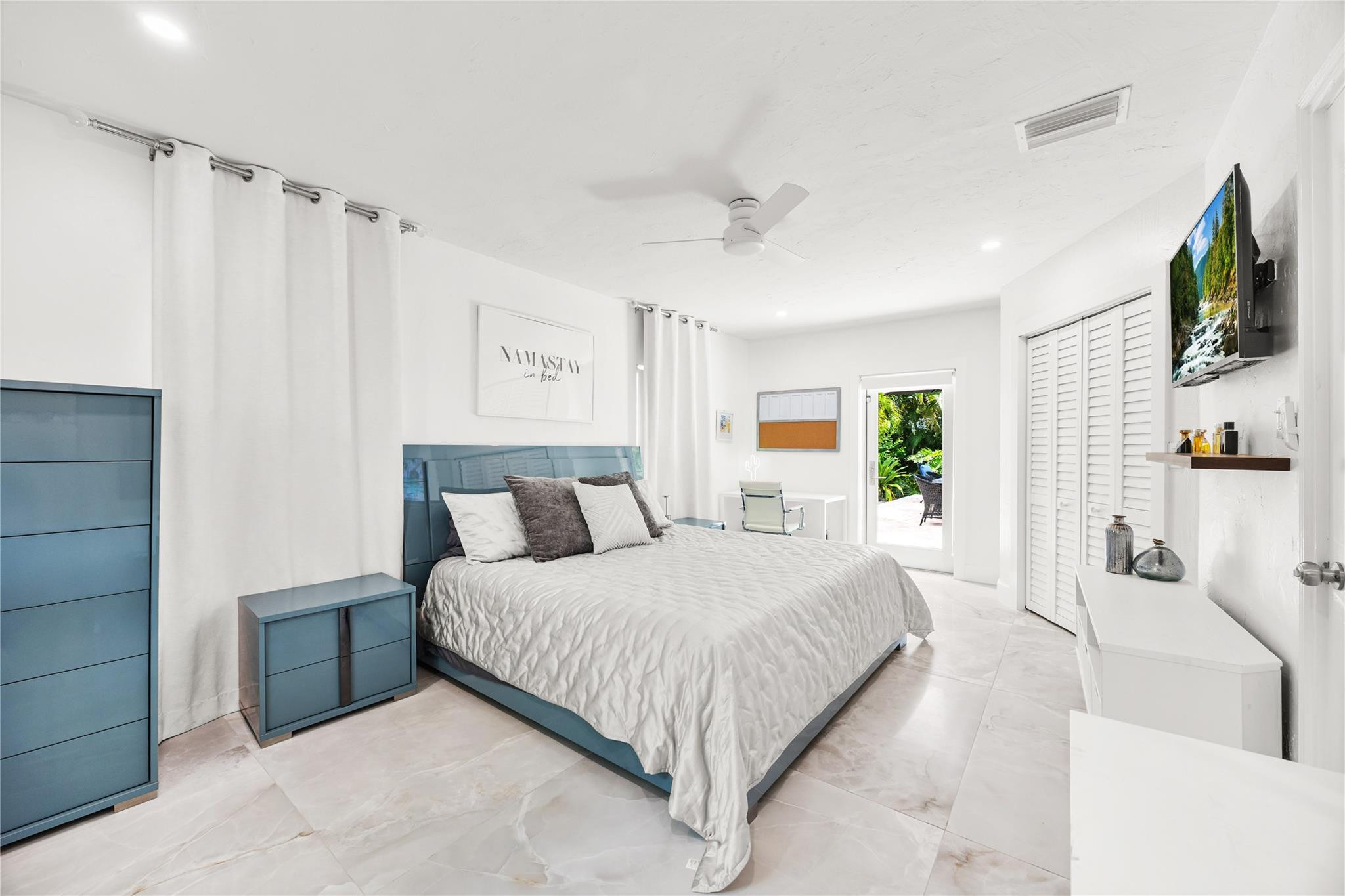 2520 Yacht Clb Fort Lauderdale, FL 33304