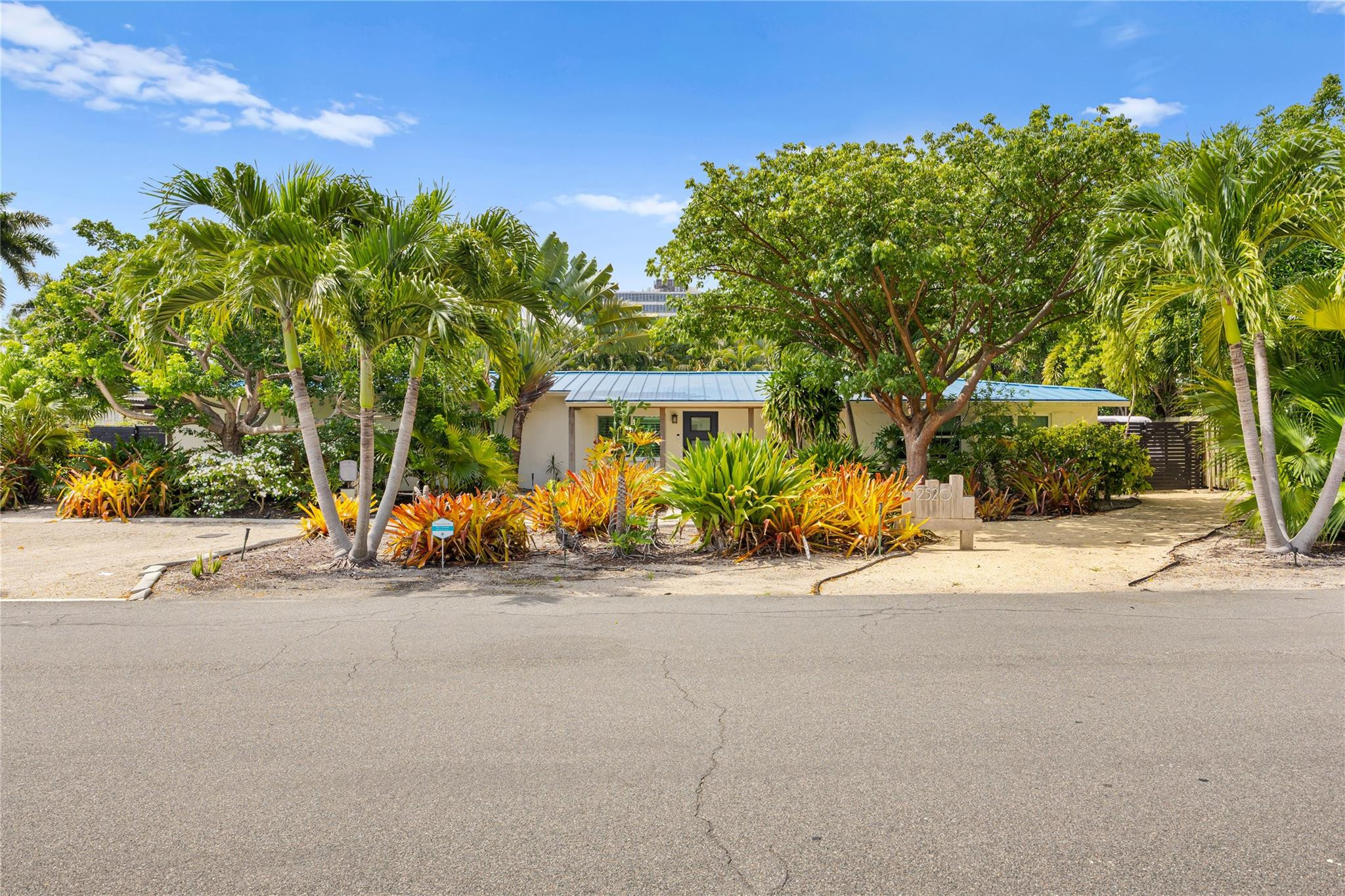 2520 Yacht Clb Fort Lauderdale, FL 33304