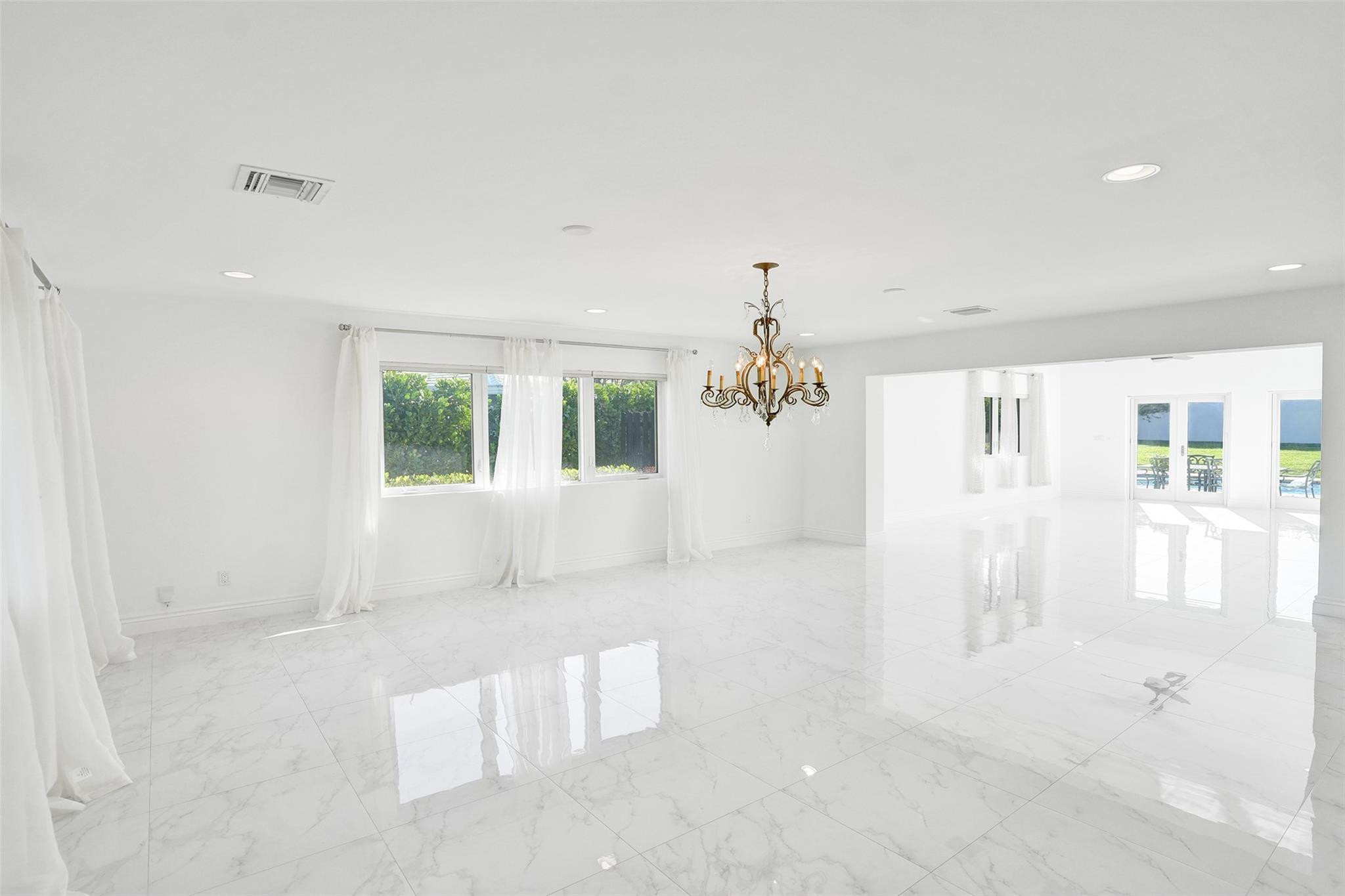 26 Cayuga Sea Ranch Lakes, FL 33308