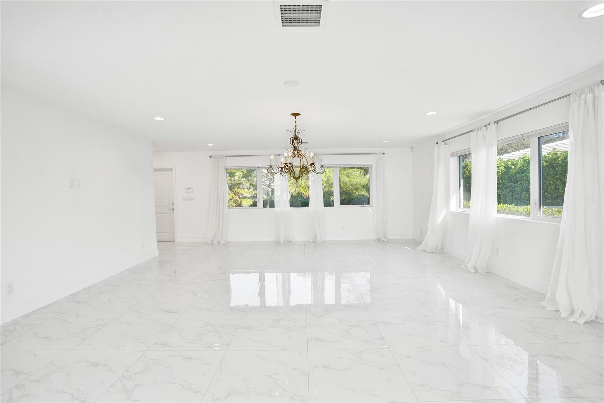 26 Cayuga Sea Ranch Lakes, FL 33308