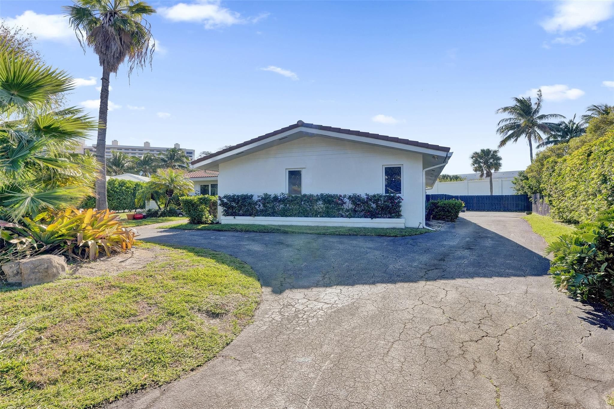 26 Cayuga Sea Ranch Lakes, FL 33308