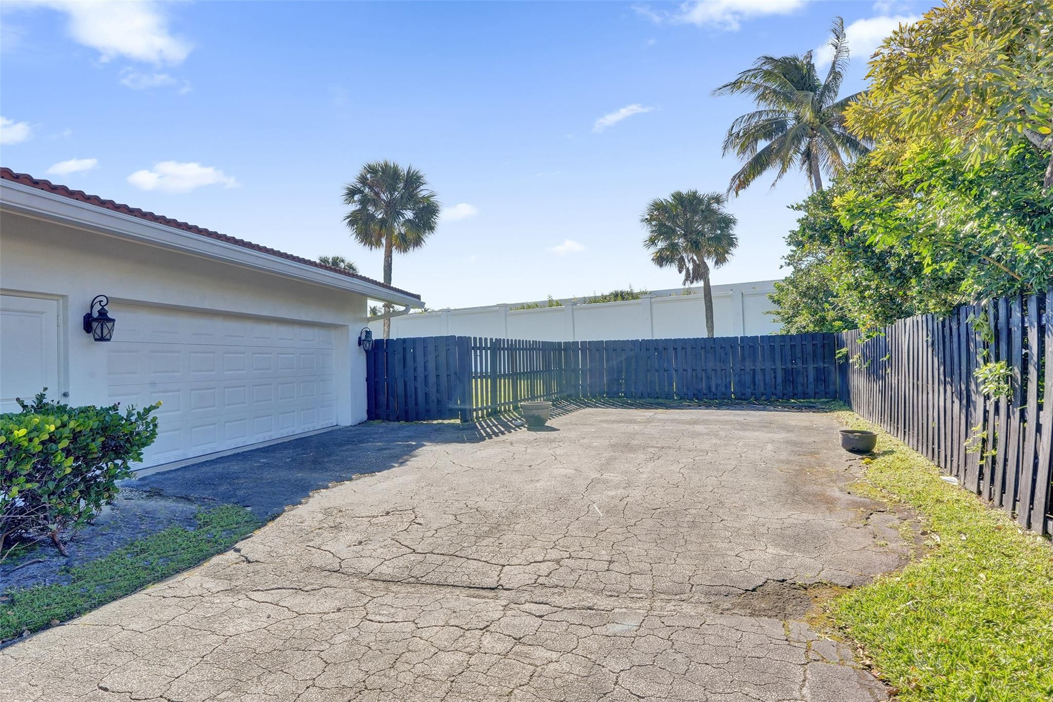 26 Cayuga Sea Ranch Lakes, FL 33308