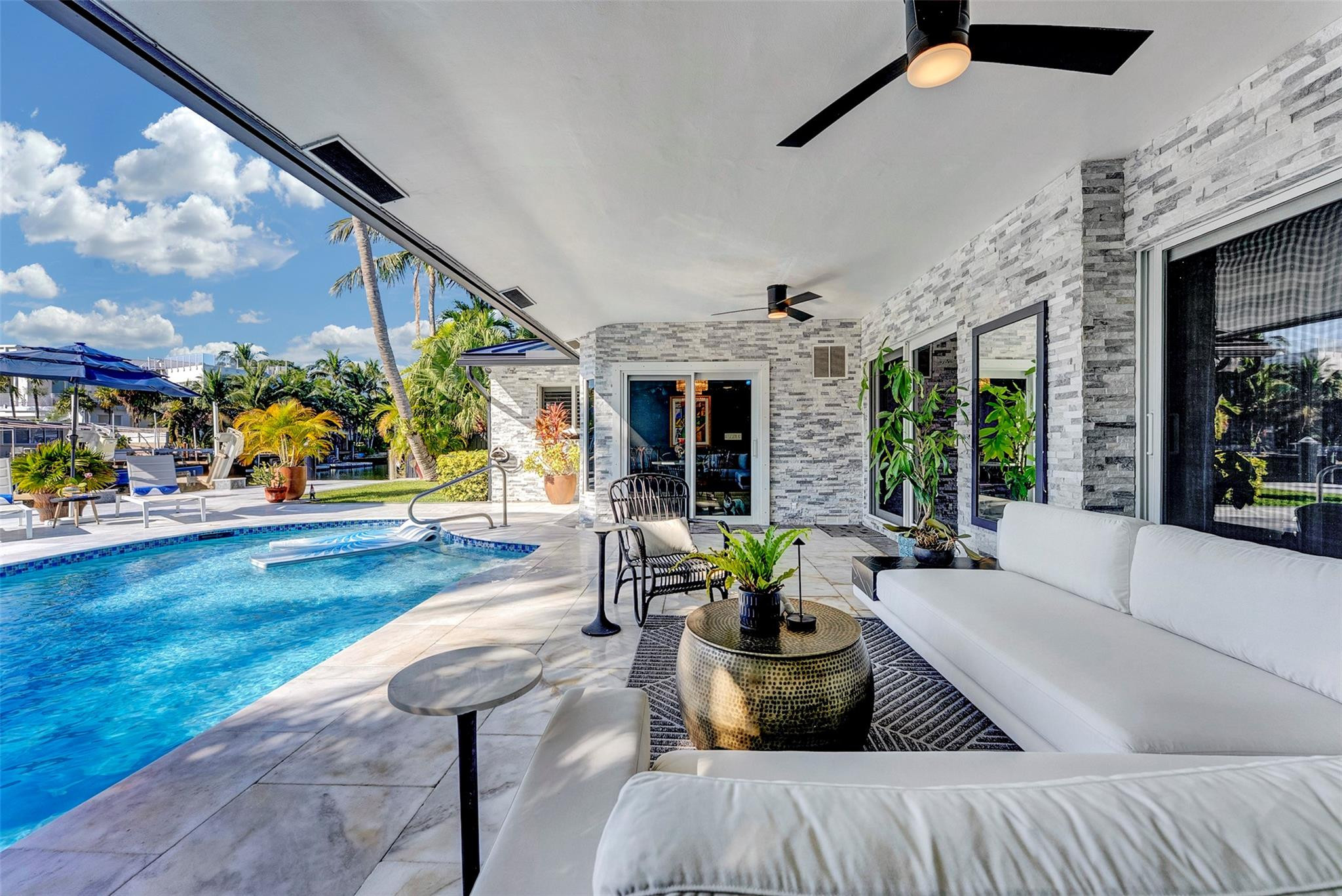 2116 NE 25th Wilton Manors, FL 33305