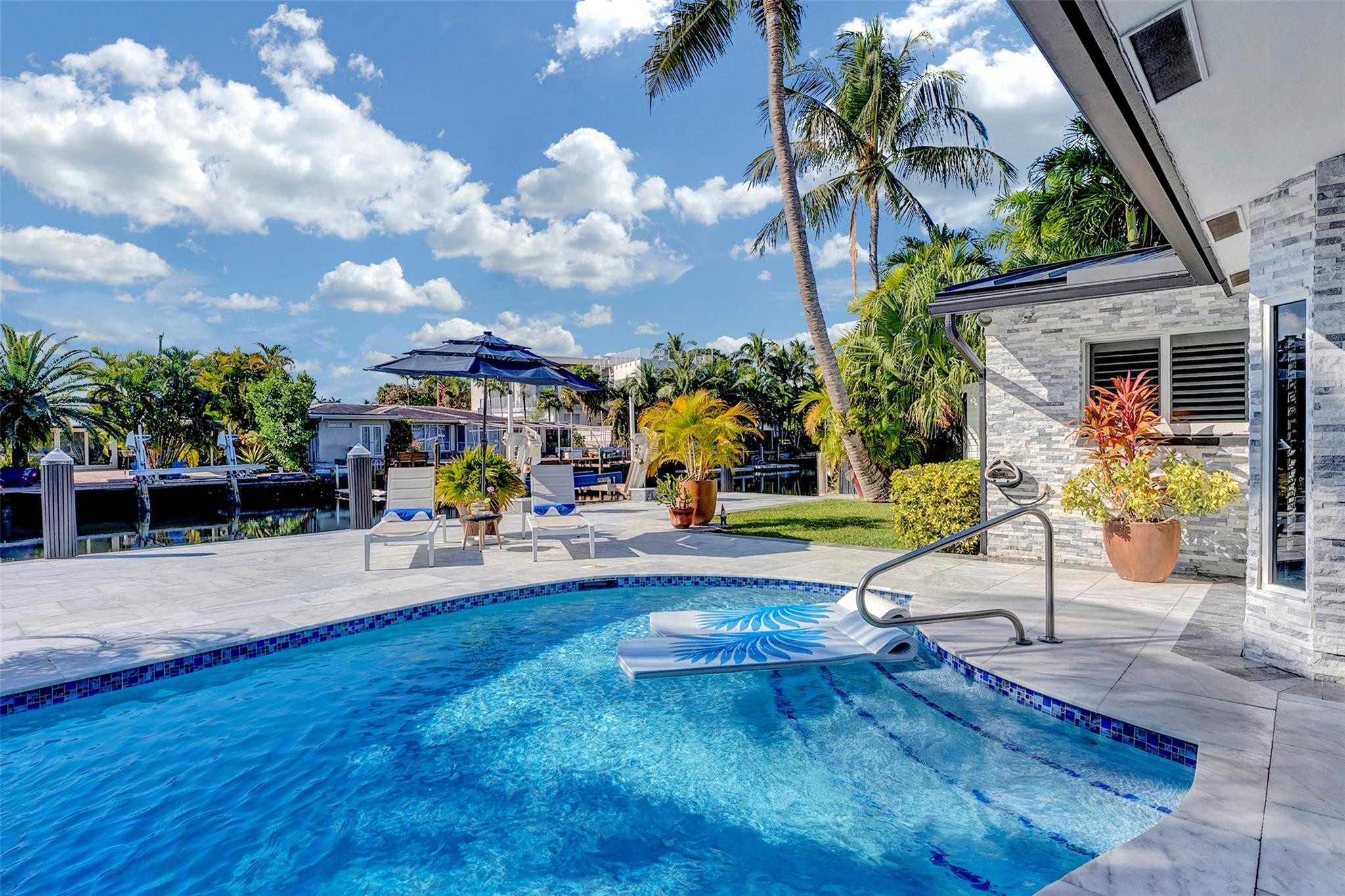 2116 NE 25th Wilton Manors, FL 33305